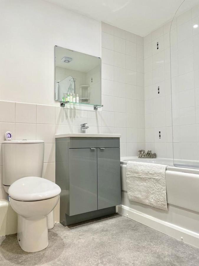 1 Merchants Gate - 2 Bedroom, City Apartment With Private Parking York Exterior photo